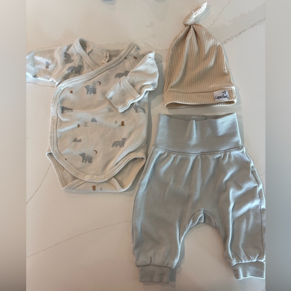 Bundle of Newborn Outfits, Sleepers, & Gowns – Premium Bamboo & Cotton Brands